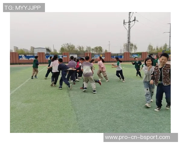 大学足球课游戏探索团队合作与竞技精神的完美结合 大学足球课游戏探索团队合作与竞技精神的完美结合