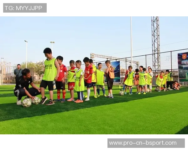 暑假足球夏令营：培养孩子们的足球技能与团队精神的完美选择